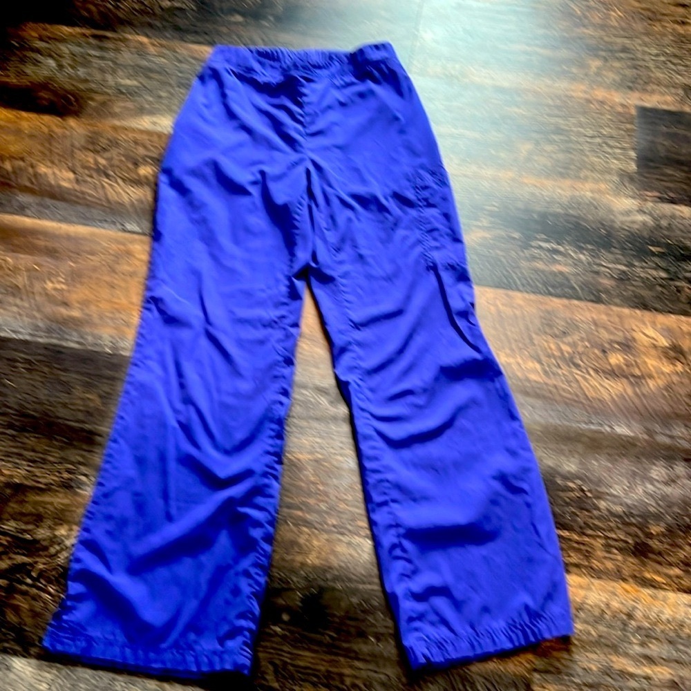 Butter-soft scrub pants by UA. Size medium tall. 65%poly, 35% cotton.